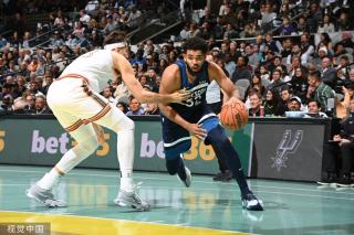 崭露头角 崭露头角